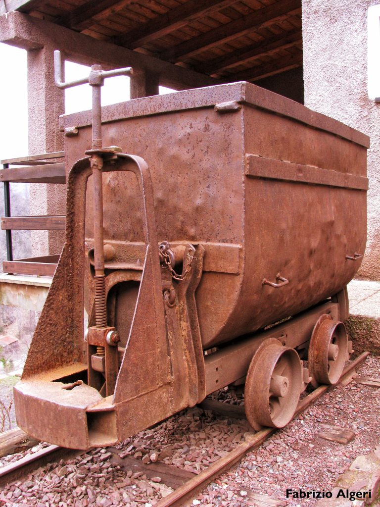 Miniera